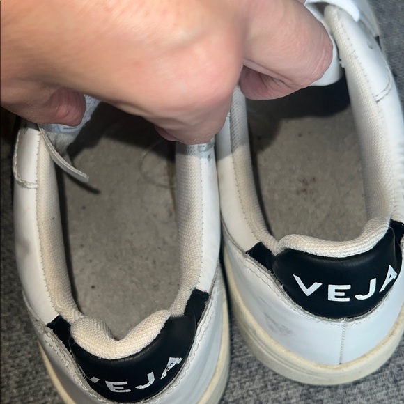 Veja V10 Sneaker GUC 10 - Picture 8 of 16